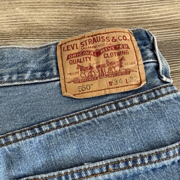 Vintage Levi’s 550 Relaxed Fit Jeans Men’s 34x32 Made in Colombia Light Wash - Picture 8 of 8